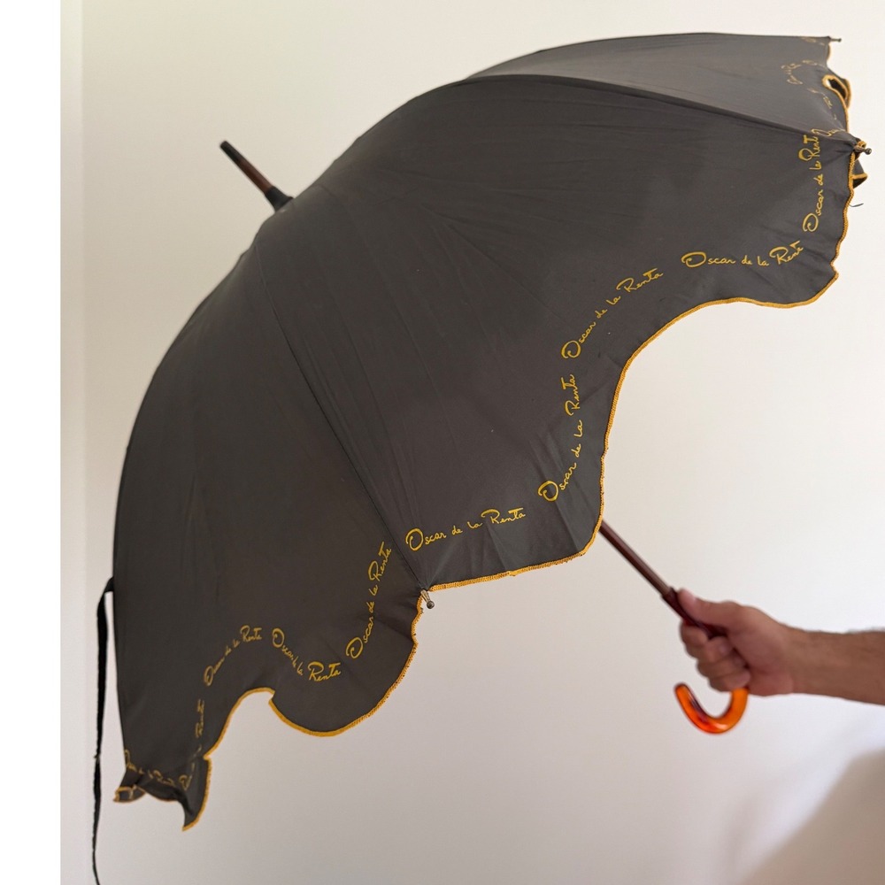 Oscar de la Renta Umbrella Black Gold Script Scalloped Tortoise Handle Vintage